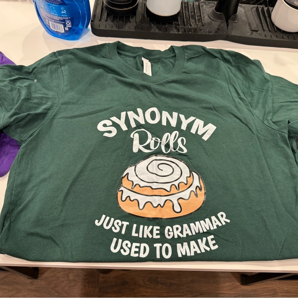 Synonym Rolls-Great Teacher Tee- M